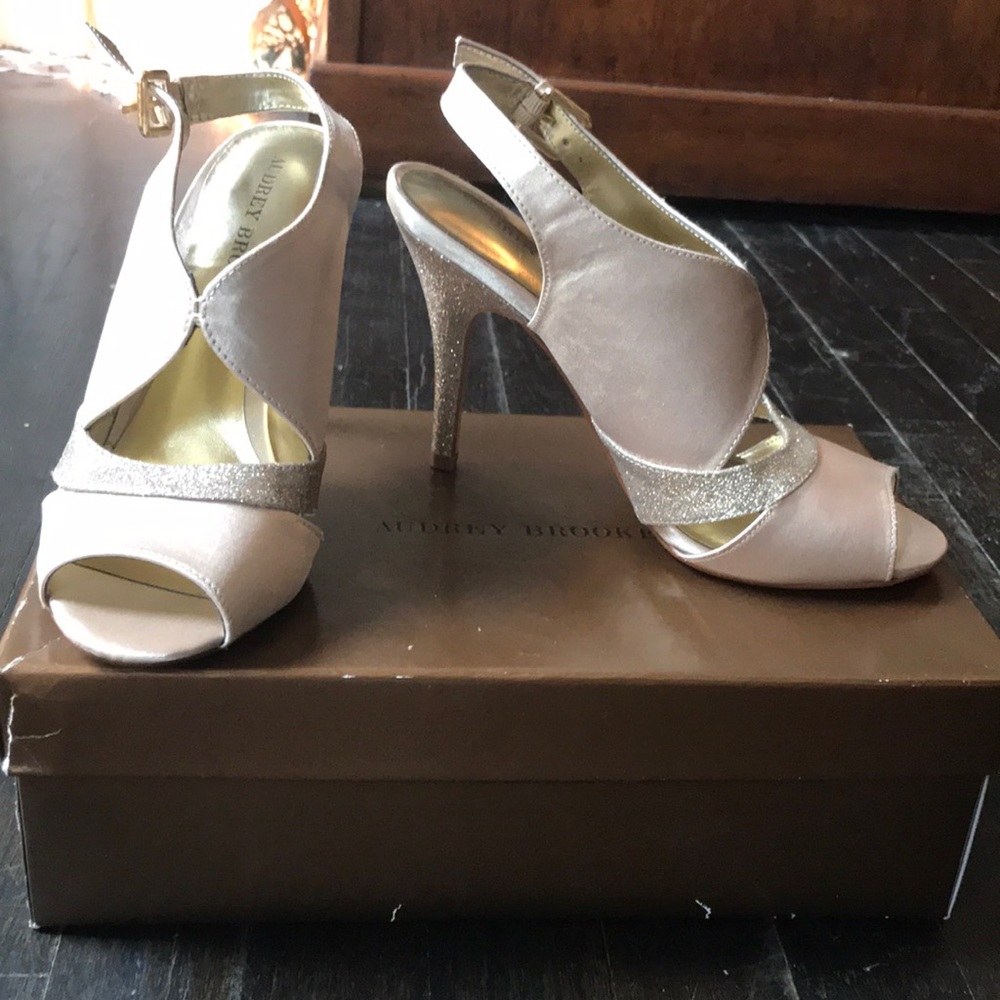 Audrey Brooke nude gold heels
